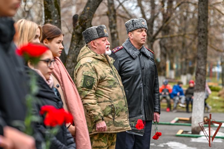 В Ставрополе офицеры Росгвардии почтили память Героя России Владимира Нургалиева