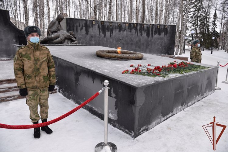 В День Неизвестного солдата росгвардейцы Уральского округа участвуют в памятных мероприятиях 