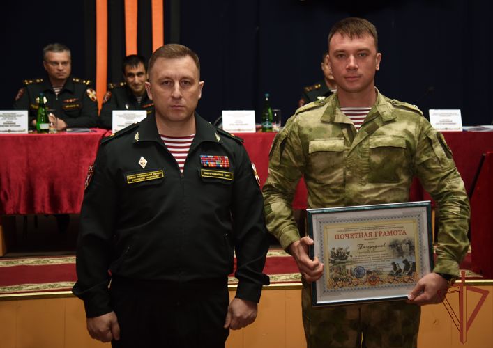 В грозненском соединении Росгвардии подведены итоги служебно-боевой деятельности за 2021 год