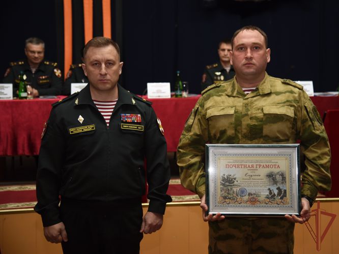 В грозненском соединении Росгвардии подведены итоги служебно-боевой деятельности за 2021 год