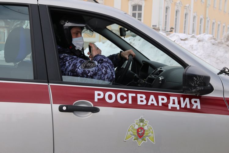Нетрезвого водителя задержали сотрудники Росгвардии в Петербурге 