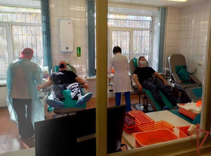 Росгвардейцы сдали кровь для пациентов одной из петербургских больниц