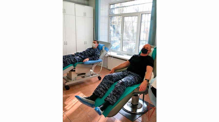 Росгвардейцы сдали кровь для пациентов одной из петербургских больниц