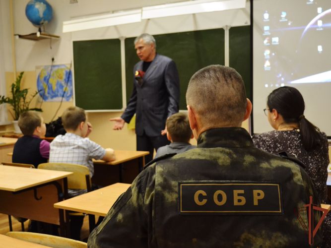 В омской школе имени Героя России Олега Охрименко впервые создан класс «Гвардейской смены»
