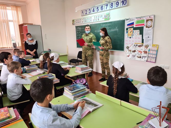 В Северо-Кавказском округе Росгвардии проходят мероприятия в ознаменование Дня героев Отечества