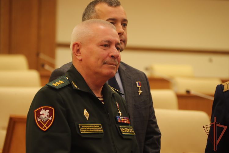 Командующий Уральским округом Росгвардии принял участие в приёме в Заксобрании Свердловской области 