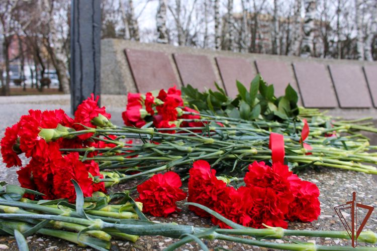 В Ставрополе сотрудники Росгвардии почтили память земляков, погибших при исполнении воинского долга
