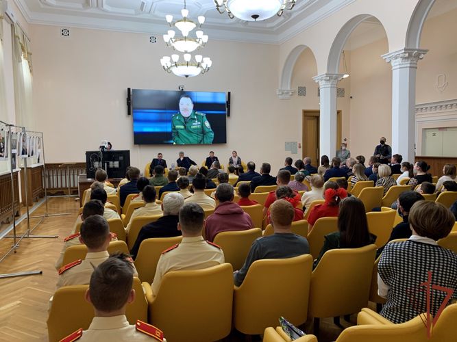 Книгу ветерана войск правопорядка Героя России Романа Шадрина презентовали на Урале (видео)
