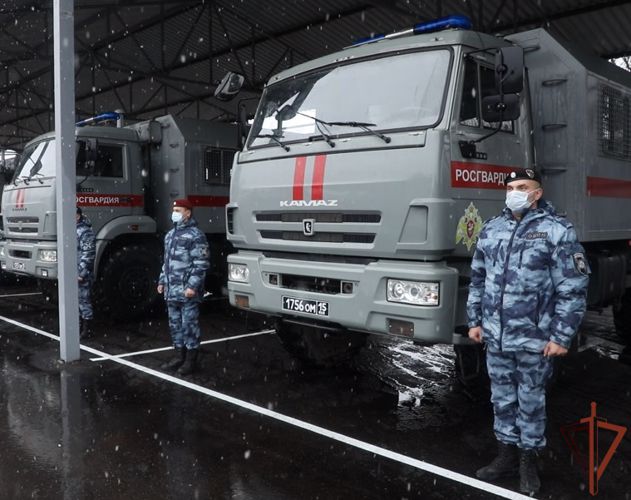 Новый комплекс для служебного автотранспорта открыли в симферопольском ОМОН Росгвардии