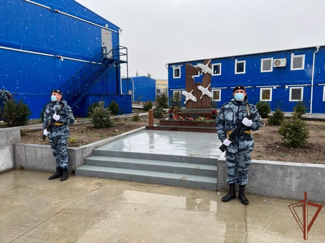 Новый комплекс для служебного автотранспорта открыли в симферопольском ОМОН Росгвардии