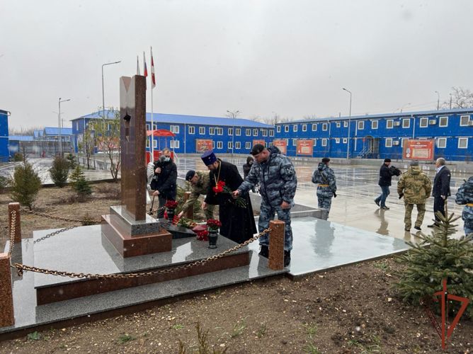 Новый комплекс для служебного автотранспорта открыли в симферопольском ОМОН Росгвардии