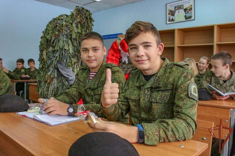 В Ставрополе росгвардейцы поздравили  подшефных кадет с наступающим Новым годом 