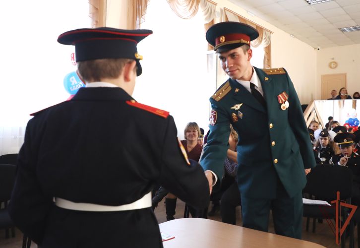 Церемонии посвящения юных крымчан в кадеты Росгвардии состоялись в Симферополе и Севастополе