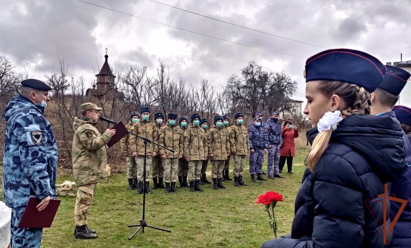 Церемонии посвящения юных крымчан в кадеты Росгвардии состоялись в Симферополе и Севастополе