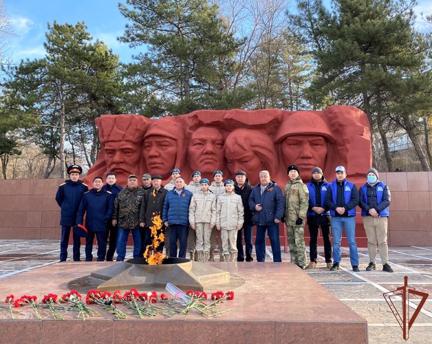 На юге России росгвардейцы почтили память неизвестного солдата