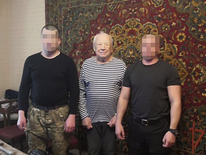 Сотрудники Росгвардии оказали помощь ветерану Великой Отечественной войны