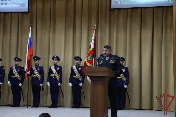 Отдельная авиационная эскадрилья Сибирского округа Росгвардии отметила 40-летие