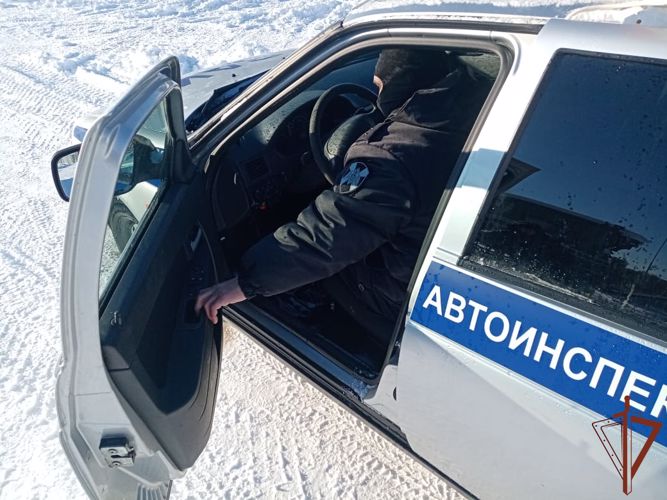 Сотрудник ОМОН Росгвардии оказал помощь раненым людям в Саратове