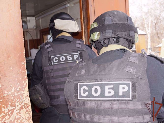 СОБР Росгвардии задержал в Калуге вооруженного злоумышленника