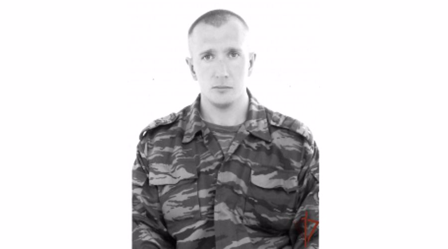 Росгвардейцы почтили память боевого товарища на его родине в Алтайском крае