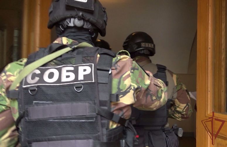 Спецназ Росгвардии задержал подозреваемых в разбойном нападении на жителя столицы