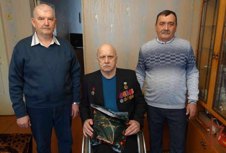 Росгвардия поздравила с Новым годом участников Великой Отечественной войны и ветеранов службы в Зауралье 