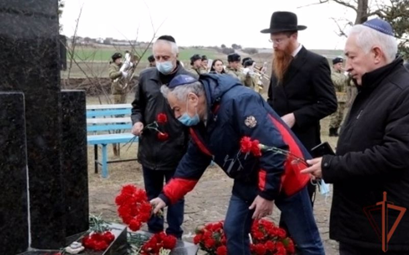 Военные музыканты Росгвардии приняли участие в памятном мероприятии в Крыму
