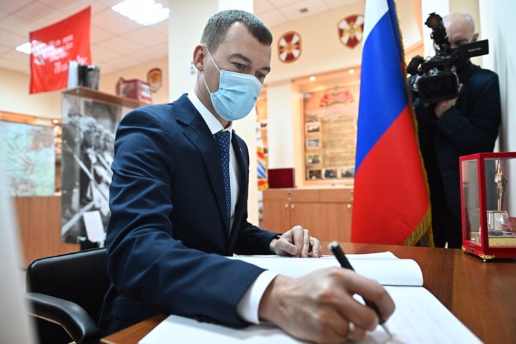Губернатор Хабаровского края посетил региональное управление Росгвардии
