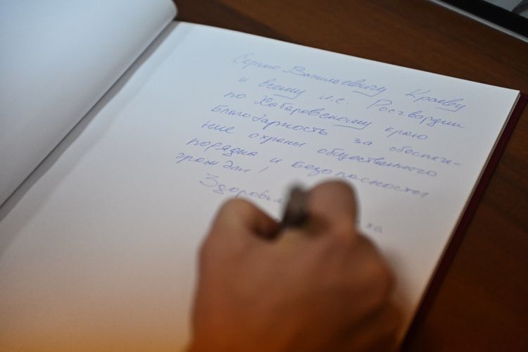 Губернатор Хабаровского края посетил региональное управление Росгвардии