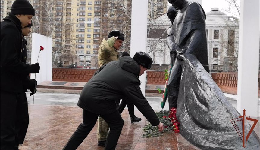 На Урале Росгвардия провела памятные мероприятия, посвященные Дню неизвестного солдата