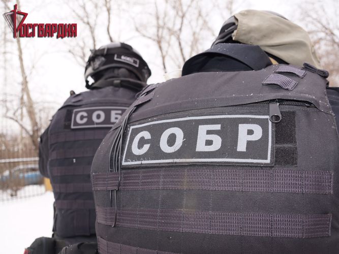 При участии сотрудников СОБР Росгвардии в Иркутске задержаны подозреваемые в вымогательстве