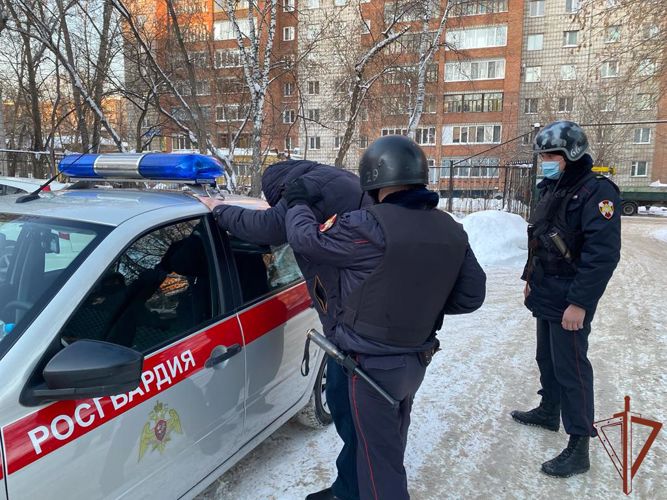 Росгвардия проводит совместные учения с участием «Деда Мороза специального назначения» в Томске   