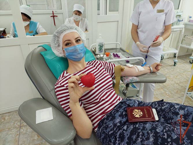 В Краснодарском крае росгвардейцы приняли участие в донорской акции «Служба крови. Новый год»