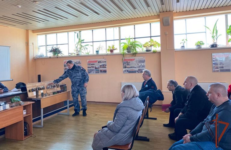 Взрывотехники Росгвардии провели практические занятия по безопасности с представителями РЖД