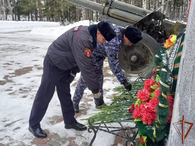 В Сибирском округе Росгвардии проходят мероприятия по случаю Дня Неизвестного солдата