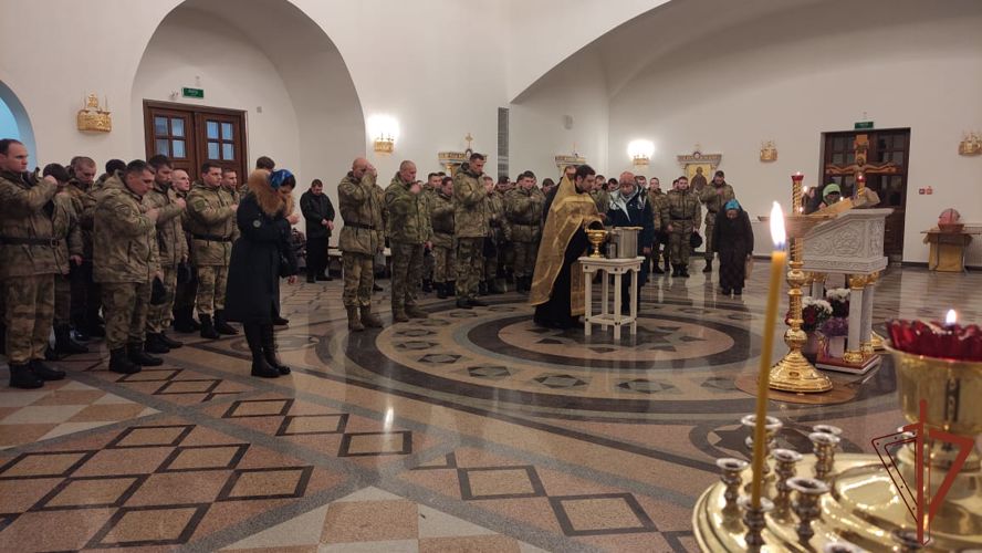  Молебен в честь Александра Невского состоялся в главном храме Росгвардии 