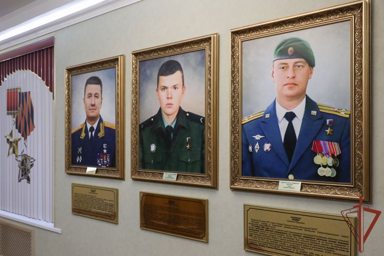 В Центральном округе Росгвардии отметили День героев Отечества
