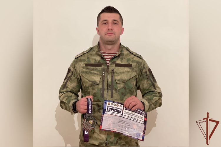 Офицер Росгвардии из Кабардино-Балкарии стал призером чемпионата Евразии по пауэрлифтингу 