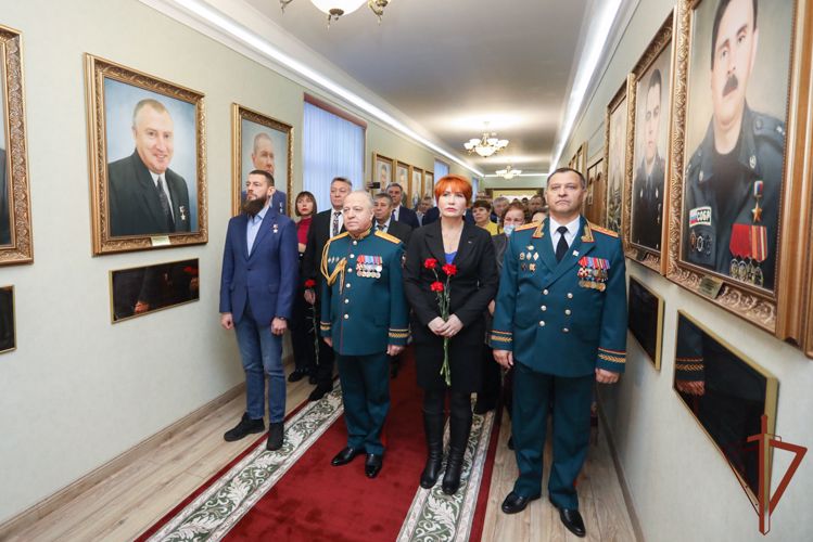 В Центральном округе Росгвардии отметили День героев Отечества