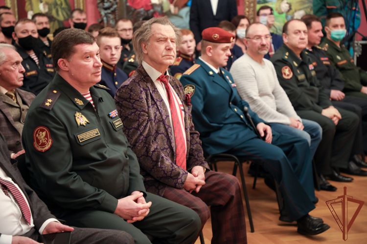Генерал-лейтенант юстиции Игорь Ильяш открыл фотовыставку ко Дню героев Отечества (видео)