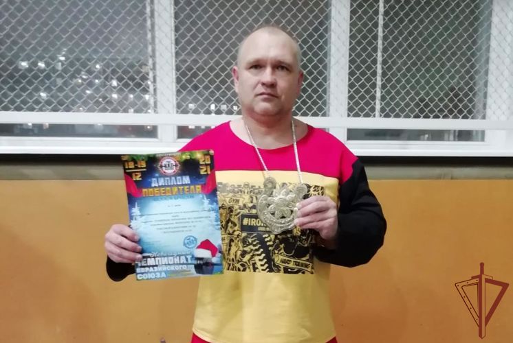 Военнослужащий Уральского округа Росгвардии завоевал «серебро»  Чемпионата Евразийского союза по пауэрлифтингу 