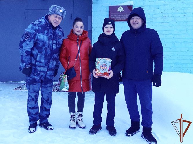 Росгвардия исполнила новогоднее желание архангельского школьника
