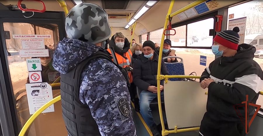 Росгвардия возьмет под охрану общественный транспорт и кареты скорой помощи Нижнего Новгорода
