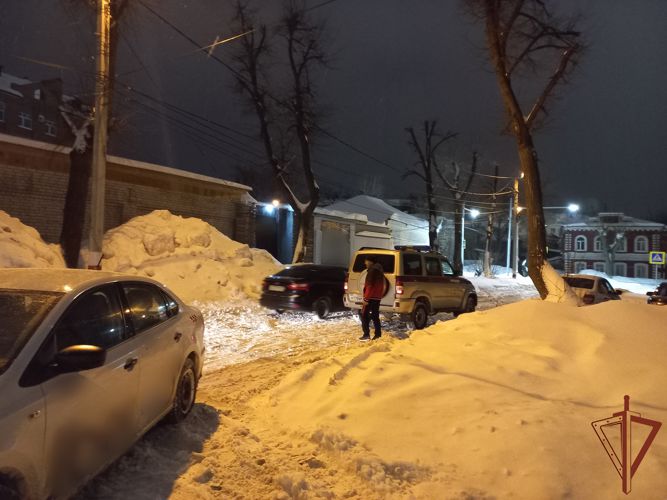В Ульяновске сотрудники вневедомственной охраны оказали помощь автовладельцу