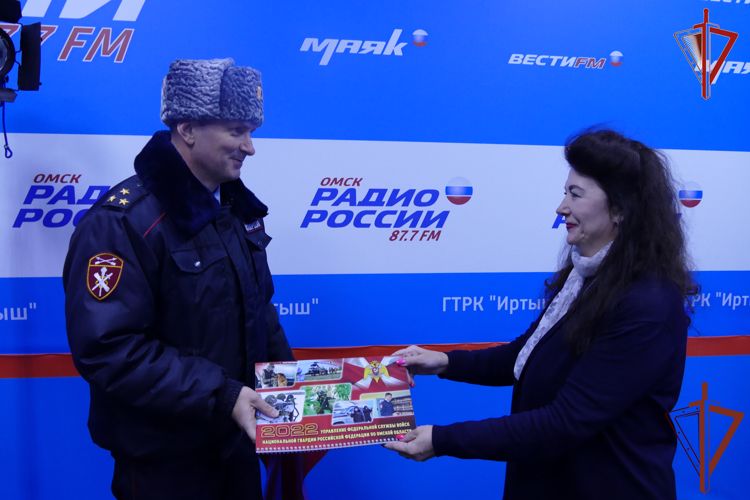 Росгвардейцы поблагодарили представителей омских СМИ за сотрудничество 