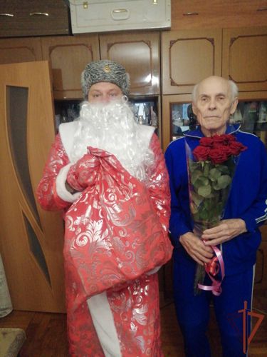 Белгородские росгвардейцы поздравили ветерана службы с Новым годом и Рождеством