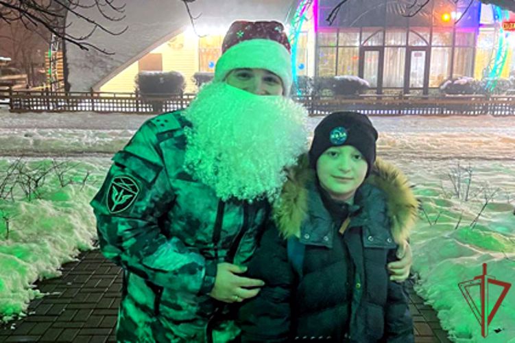 Дед Мороз специального назначения поздравил с Новым годом юных жителей Ростовской области