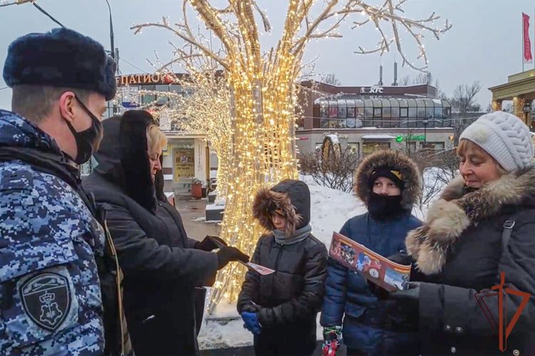 Акция Росгвардии «Безопасный Новый год» проходит в столице (видео)