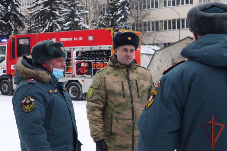 В МОСКВЕ ПРОШЛИ СОВМЕСТНЫЕ ЗАНЯТИЯ СОТРУДНИКОВ РОСГВАРДИИ И МЧС