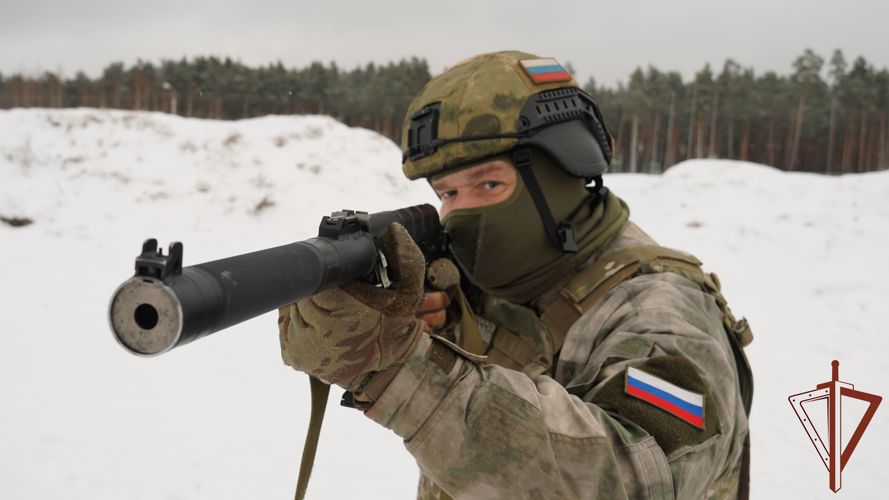 Сотрудники псковского СОБР «Гепард» Росгвардии провели занятия по огневой подготовке